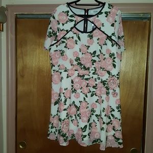 Simple bee Floral short sleeve dress